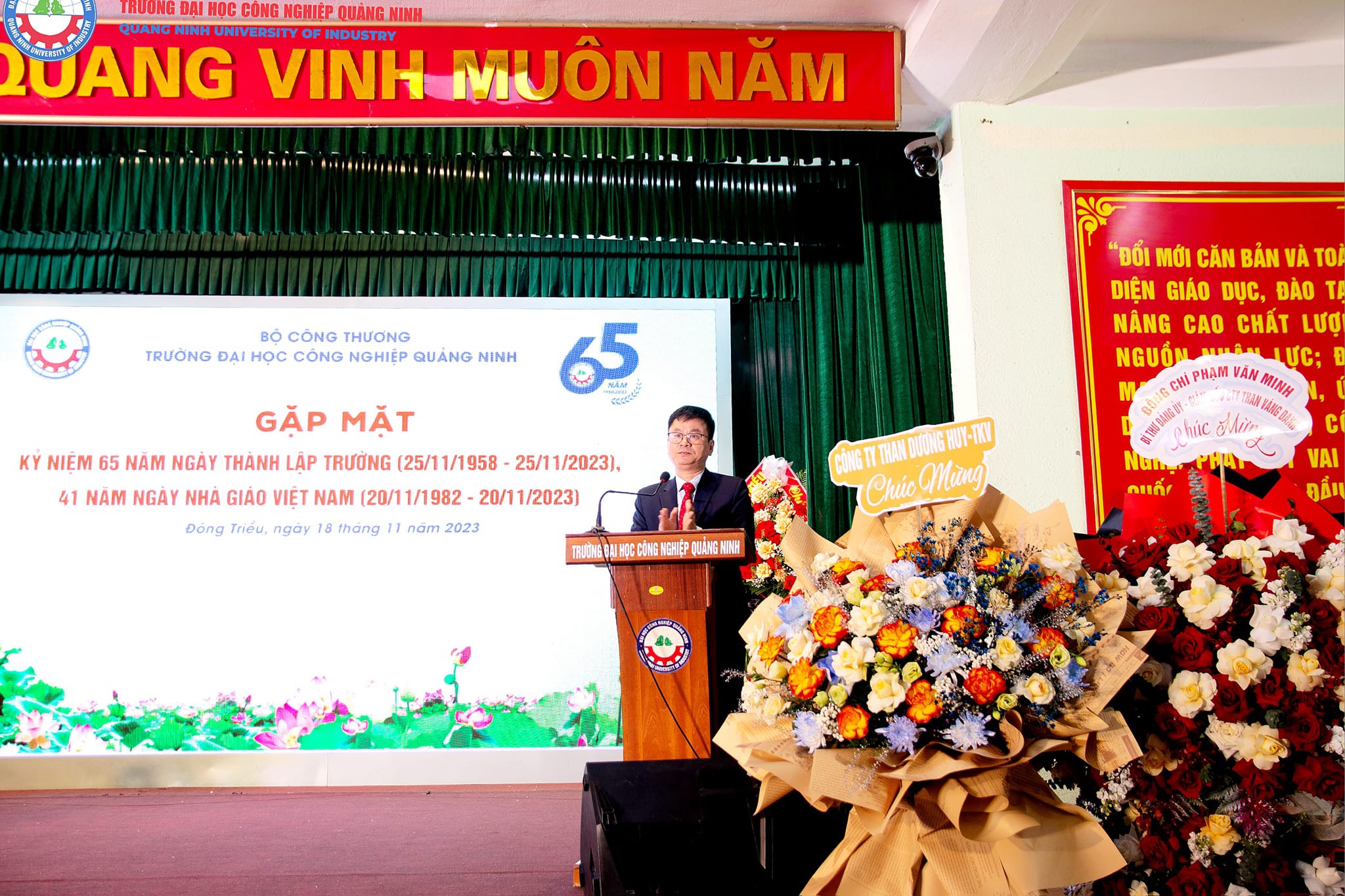 Công đoàn Trường ĐH Công nghiệp Quảng Ninh phối hợp tổ chức  các hoạt động chào mừng kỷ niệm 41 năm ngày Nhà giáo Việt Nam,  65 năm ngày thành lập Trường